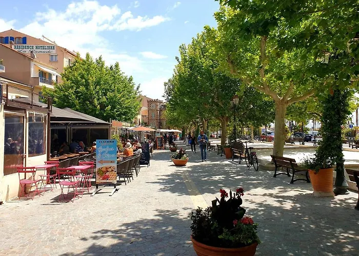 Calme Avec Coin Nuit, Terrasse Et Parking - Proche Et Commerces - Fr-1-251-420 Apartman