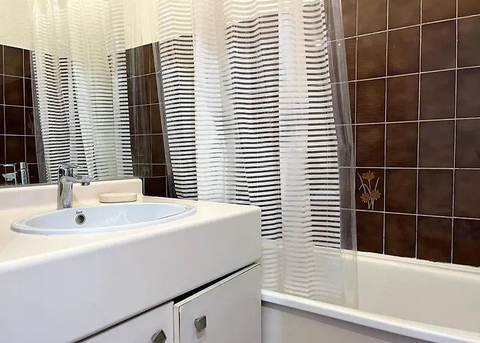 Apartman Calme Avec Coin Nuit, Terrasse Et Parking - Proche Et Commerces - Fr-1-251-420